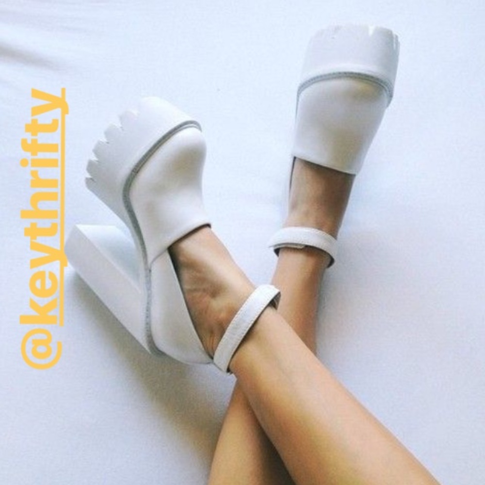 Sold!!!Jeffrey Campbell White Scully size 10